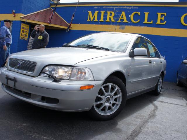 Photo of 2004 Volvo S40
