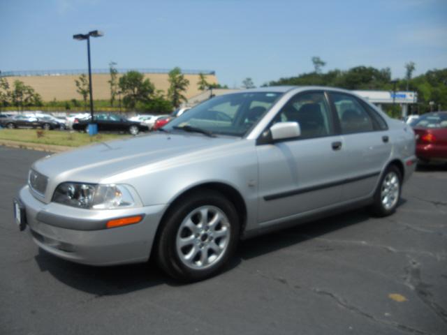 Photo of 2001 Volvo S40