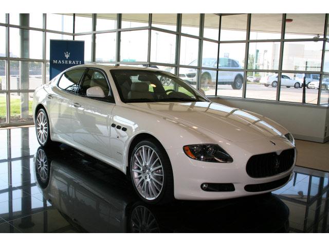 Photo of 2011 Maserati Quattroporte