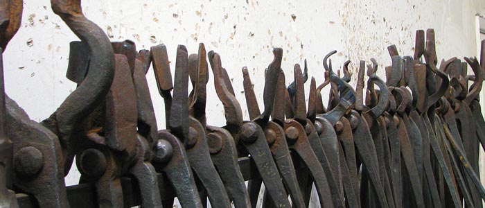 Tongs<br /><span id='slideshow-caption'></span>