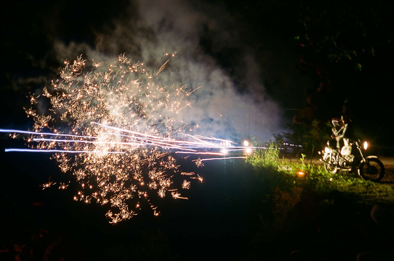 booms booms in the night photostreet/documentary Cheryl Dunn