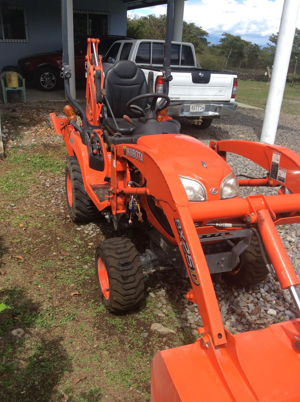 Kubota BX 25D compact loader backhoe Vehicles (Automobiles