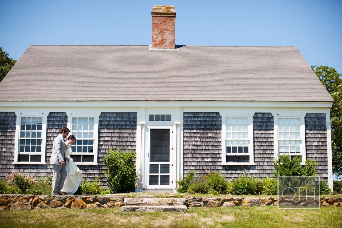 bride and groom with house - Christian Oth of Christian Oth Studio