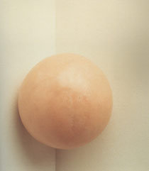 'Untitled (a ball of 1500 chewing-gums between two walls)' Tom Friedman