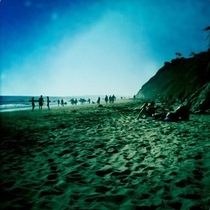 Mobile Post: Nonmasochistic Locals Head to Beach