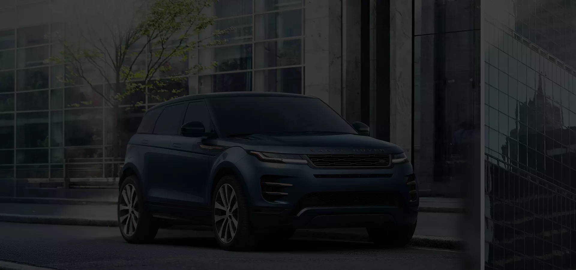dealership homepage background for Your Land Rover Dealership in St. Petersburg, FL