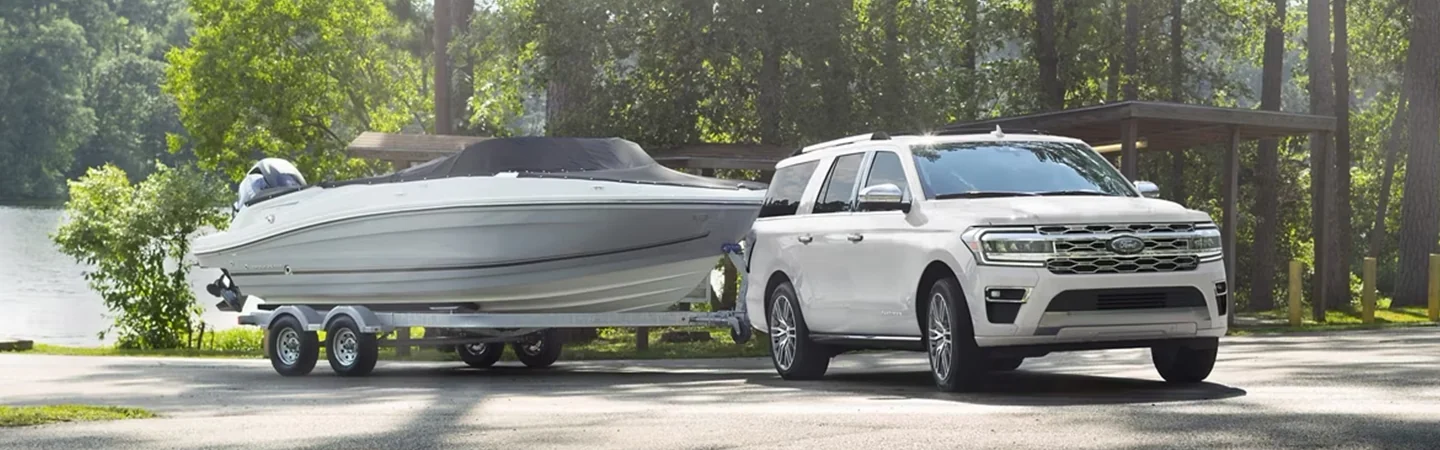 2024 Ford Expedition Specs front side in white