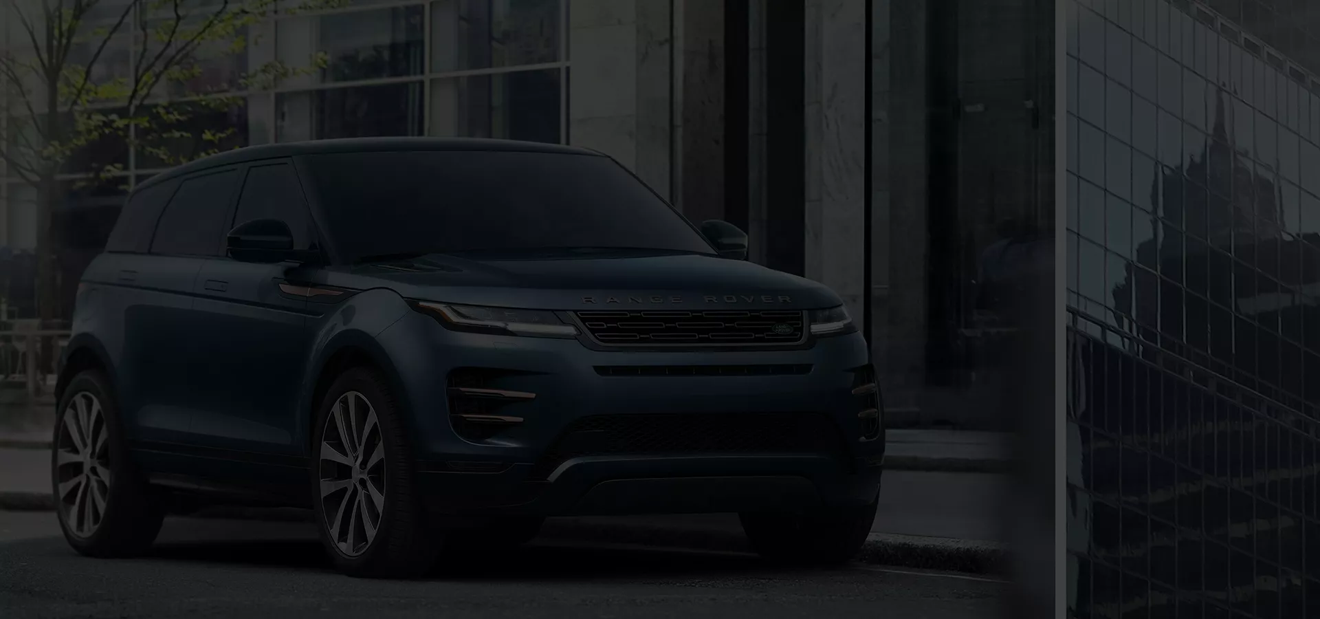 dealership homepage background for Your Local Land Rover Dealership in Tallahassee, FL