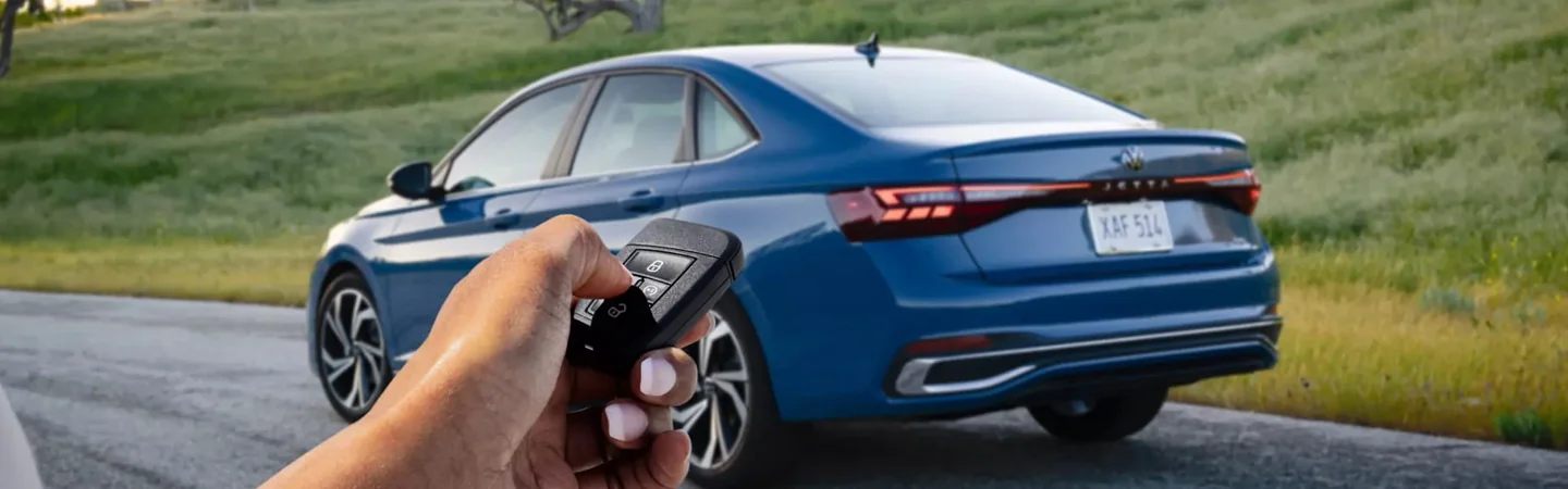 remote being clicked at a 2025 Volkswagen Jetta S