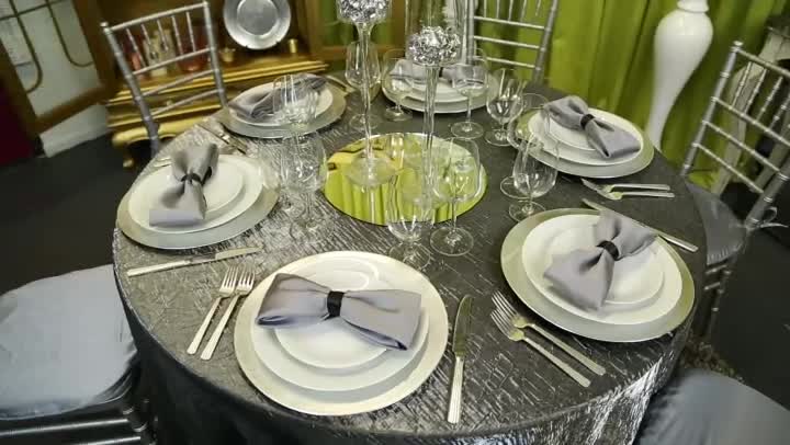 Video: How to Decorate for a Silver Anniversary | eHow
