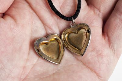bHow to Print a Picture for a Locket