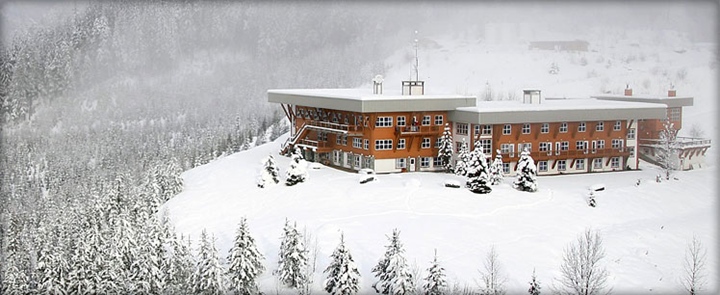 CMH Heli-Skiing Adamant Lodge