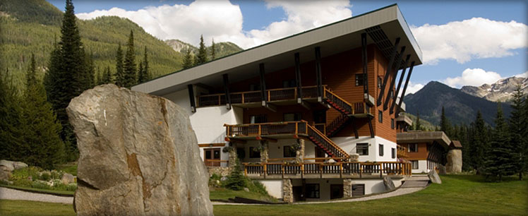 CMH Heli-Hiking Bugaboo Lodge