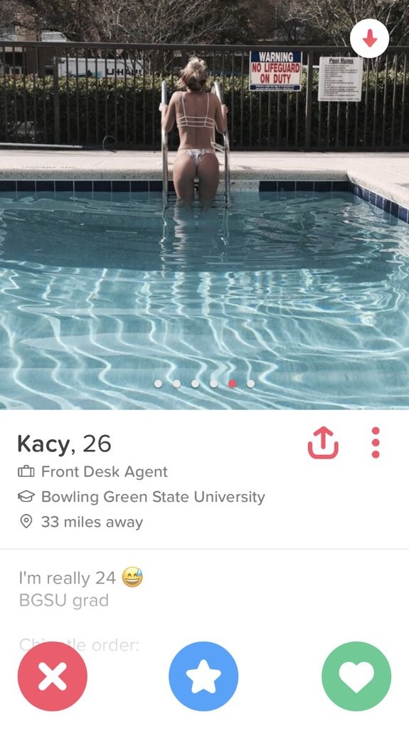 SG-HOTNSFWfarawaybuttshotsaseffectiveastheyveeverbeenespeciallycomingoutofapool