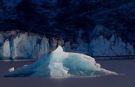 Mendenhall_iceberg