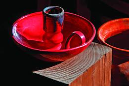 Red_candle_holder