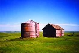 Silo_and_barn