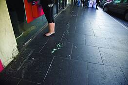 Feet_on_melbourne_streets_05