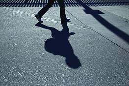 Feet_on_melbroune_street_04