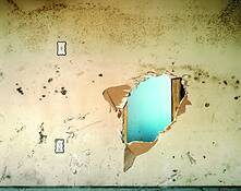 Bedroom_with_blue_hole