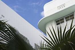 Courtyard_deco