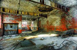 Snow_covered_abandoned_space