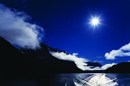 Lake_manapouri