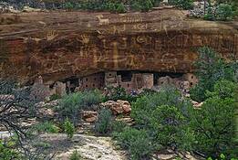 Cliff_dwellings___petroglyphs