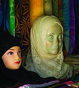 Faces_in_the_souk