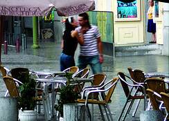 Kiss_in_the_rain