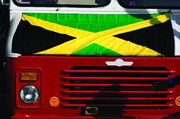 Jamaican_flag_above_truck_grille
