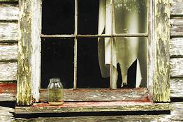 Jar_on_window_sill