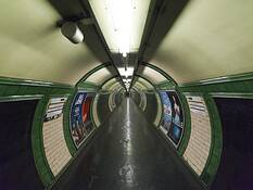 Tube_station_4