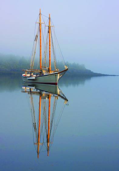 Schooner_american_eagle_at_anchor
