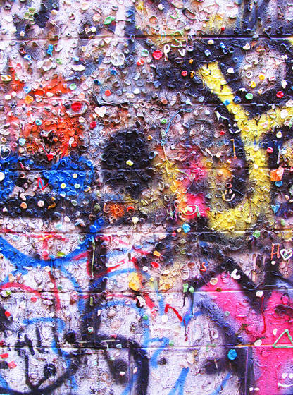 Graffiti_wall_with_bubblegum