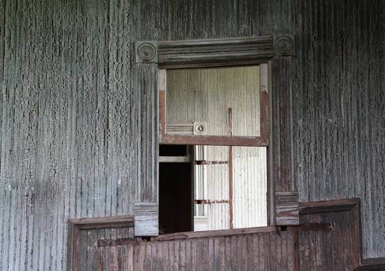 Abanondoned_railway_station