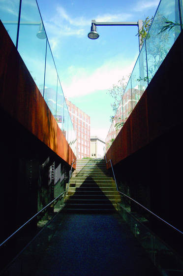 High_line_park_1