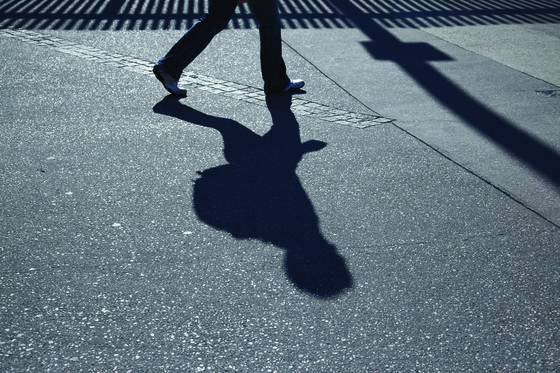 Feet_on_melbroune_street_04