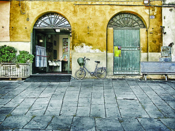 Bicycle_in_the_center