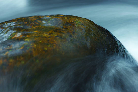 Stone_and_water_3