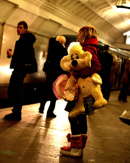 Girl_with_bear