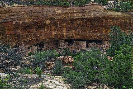 Cliff_dwellings___petroglyphs