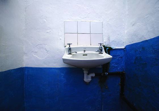 Sink___blue_wall
