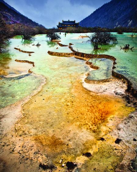 Winter_light_at_huanglong