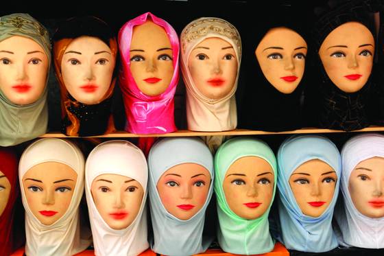Scarved_mannequins