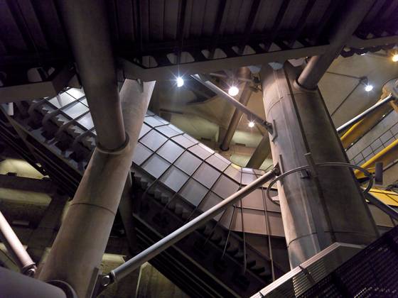 Tube_station_1