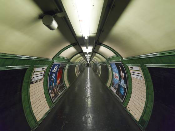 Tube_station_4