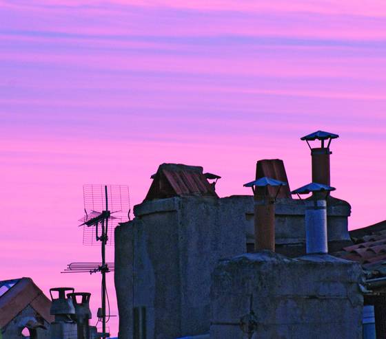 Rooftop_sunset_in_aix