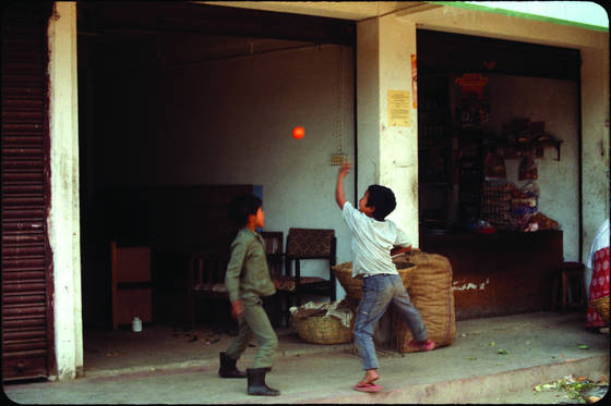 Boys_with_ball