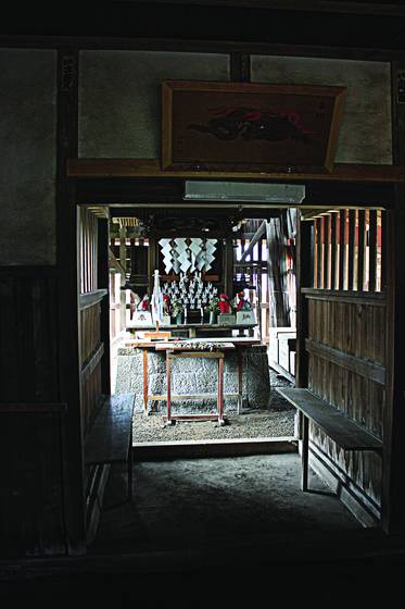 Small_shinto_shrine